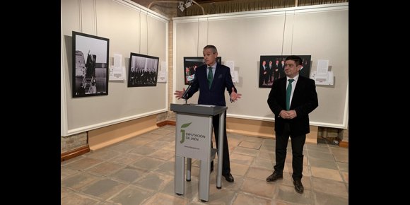 7. La Diputación de Jaén acoge la muestra de Europa Press sobre los 40 años de democracia
