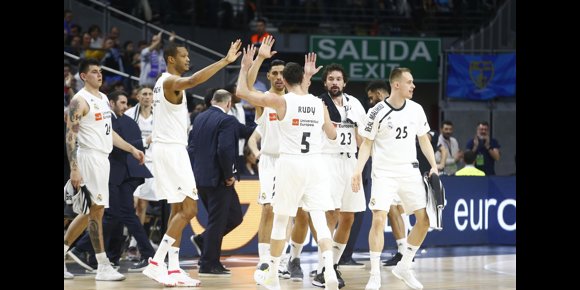 5. El derbi fue blanco hacia la semifinal de Copa