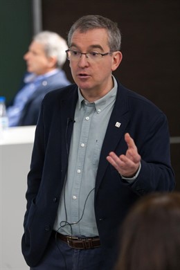 El escritor Santiago Posteguillo imparte una conferencia en la Universidad de Na