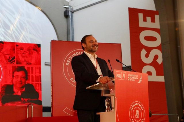 El ministro de Fomento, José Luis Ábalos, en Mérida