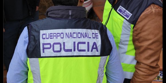 7. Detenido por agredir con una defensa extensible al vigilante de un supermercado