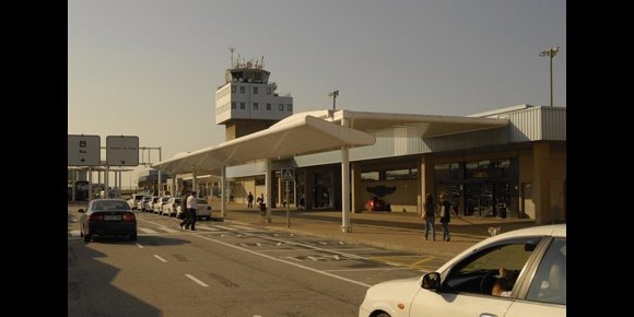 5. El Principado espera que en los próximos días se formalice el acuerdo con Vueling para la conexión Asturias-Londres