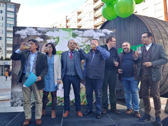 Acto de apoyo en Oviedo a la cultura sidera.