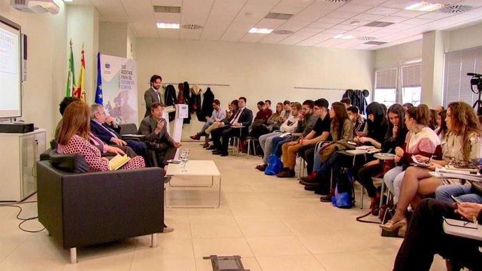 Jóvenes en las jornadas sobre el futuro de Europa celebradas en Mérida