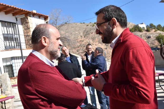 El secretario de Organización del PSOE en C-LM, Sergio Gutiérrez, y el vicepresi