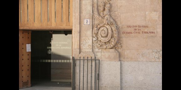 5. JxCat quiere que el Parlament pida la restitución íntegra de los papeles de Salamanca y Ávila
