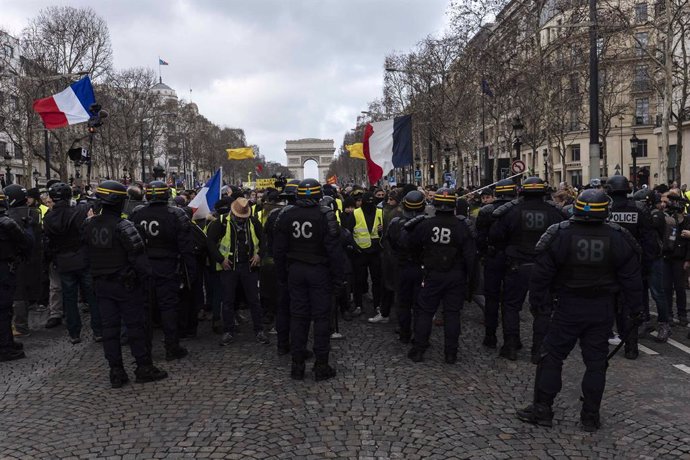 Manifestació de les 'armilles grogues' a París