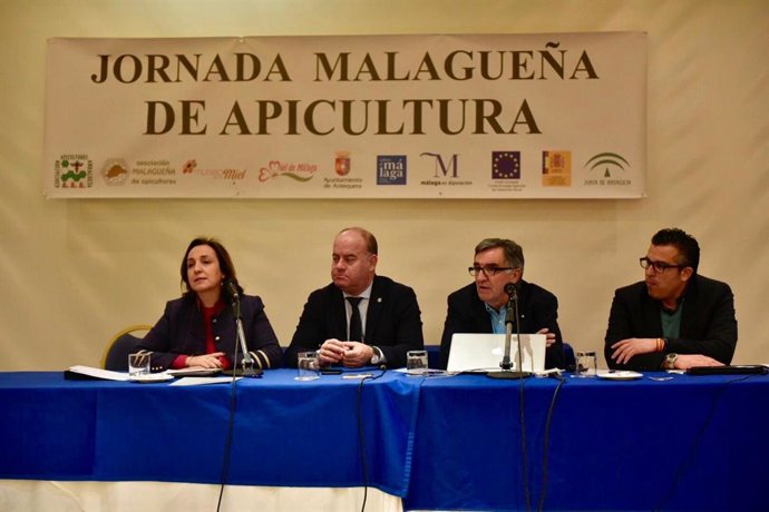 La viceconsejera Ana María Corredera en la XXI Jornada Malagueña de Apicultura