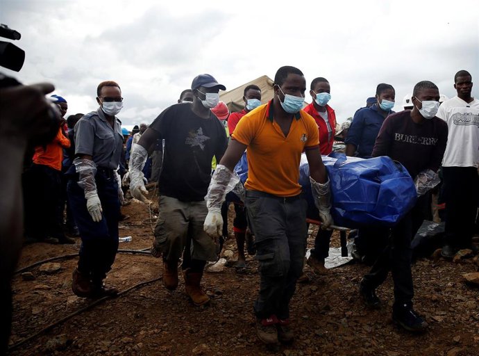 Rescate en una mina de oro de Zimbabue