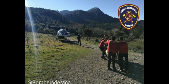 3. Rescatan en helicóptero a una mujer cerca de Lluc tras lesionarse la pierna