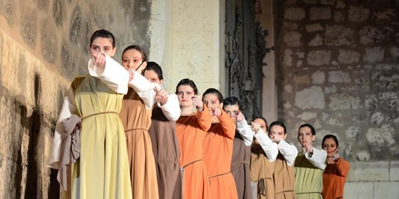 10. Miles de personas siguen la recreación del reencuentro entre Diego de Marcilla e Isabel de Segura en Teruel