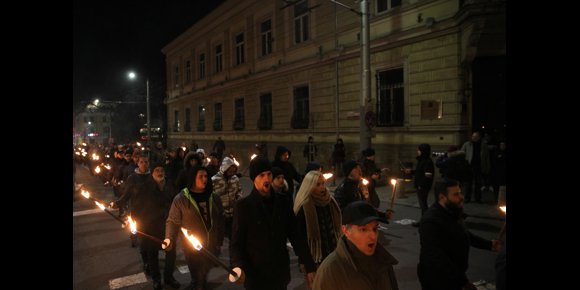 7. La ultraderecha búlgara marcha con antorchas por Sofía