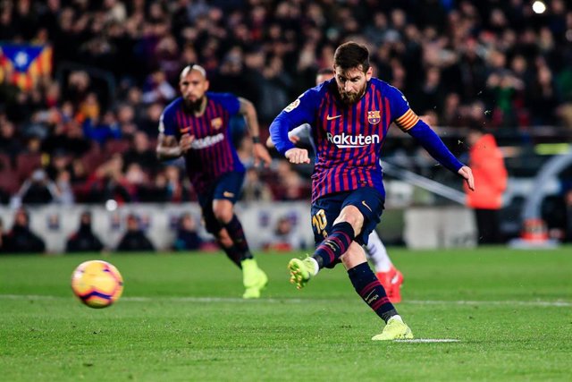 Soccer: La Liga - FC Barcelona v Valladolid