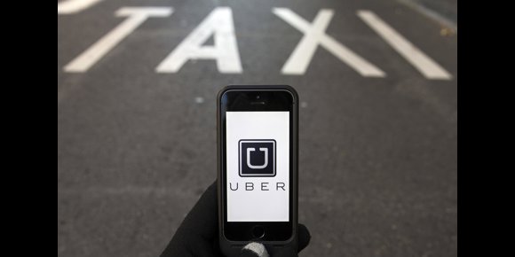 7. Fomento y CC.AA se reúnen para tratar del taxi y las VTC en medio de la dispar regulación regional