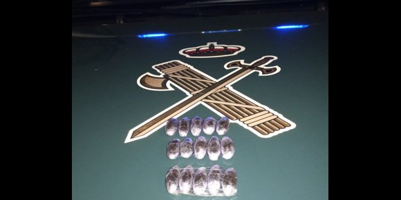 10. Detenido un vecino de Bueu con 15 bellotas de hachís en el bolsillo