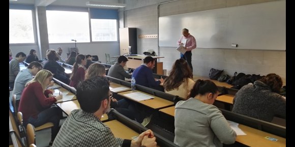 9. Casi 600 aspirantes se examinan en las oposiciones de fisioterapia para cubrir 73 plazas en Baleares