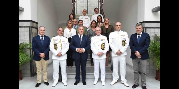 3. Algeciras (Cádiz) celebrará en abril una jura de bandera para civiles en el portaareonaves 'Juan Carlos I'