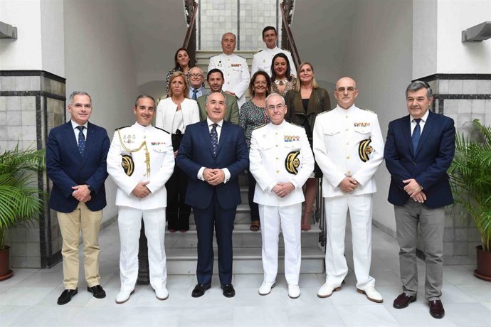 El almirante general Teodoro López Calderón y el alcalde de Algeciras