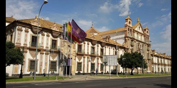 10. Los Reyes presiden en Córdoba la entrega de Medallas de Oro al Mérito en las Bellas Artes