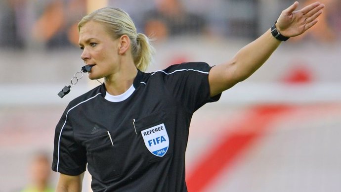 Bibiana Steinhaus, primera mujer árbitro de la Bundesliga