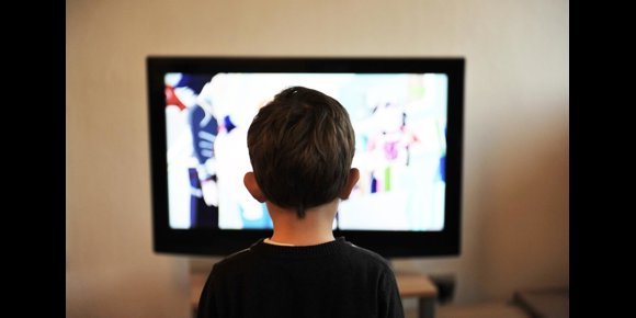 8. Los niños acumulan toxinas de los suelos y muebles de sus hogares