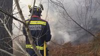 Se reducen a 17 los incendios activos este lunes en Cantabria