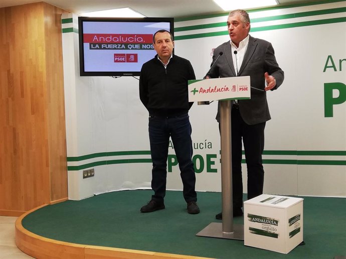 Ruiz Espejo y Javier Carnero en rueda de prensa en málaga