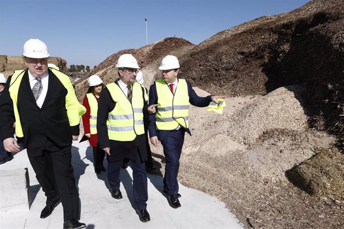 Lambán ha visitado hoy la fábrica de pellet Arapellet en Erla (Zaragoza)