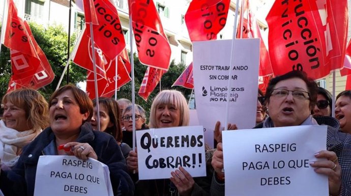 Concentració de treballadores de la Neteja