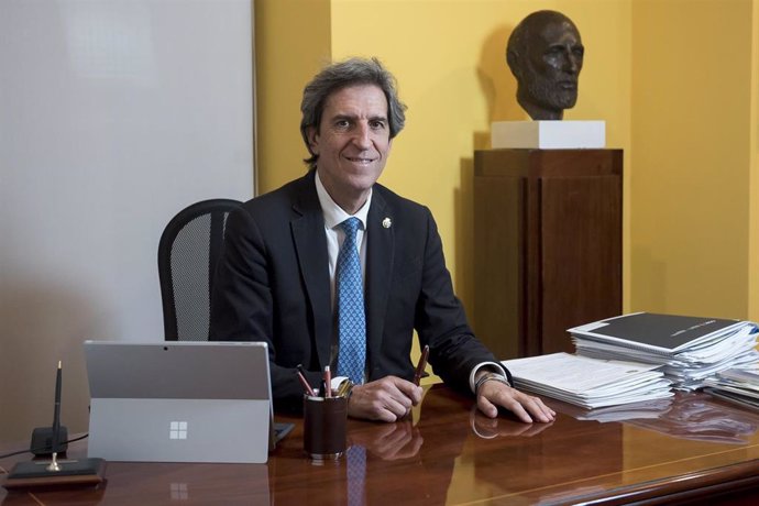 Presidente del Colegio de Médicos de Madrid, el Dr. Miguel Ángel Sánchez Chillón