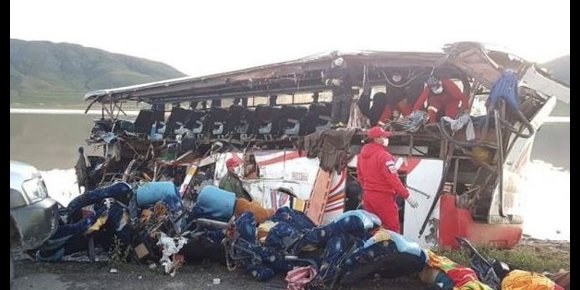 4. Al menos 24 muertos por un accidente de tráfico en el sur de Bolivia