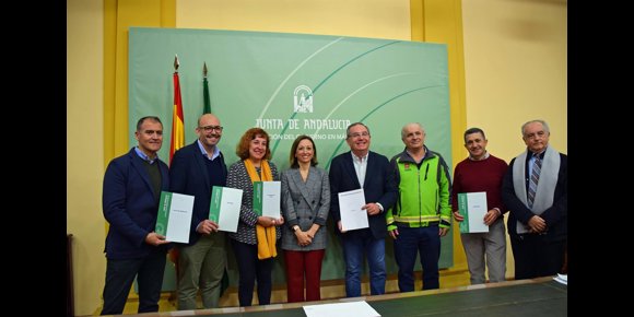 8. Cuatro ayuntamientos malagueños reciben de la Junta la homologación de sus planes de emergencia municipal