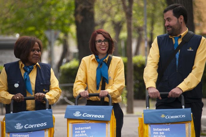 Correus incorpora a 15 nous trabajadaores fixos