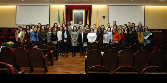 2. Cerca de 70 alumnas y egresadas de la Universidad de Cádiz participan en el programa de empleabilidad 'Univergem 2019'