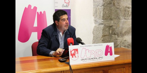 1. El concejal de UPyD en Ávila espera las negociaciones nacionales para una posible confluencia con Ciudadanos