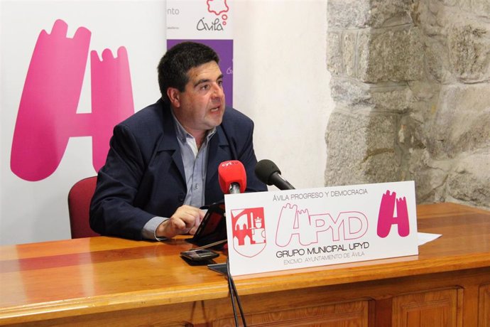 El concejal de UPyD en Ávila, Javier Cerrajero