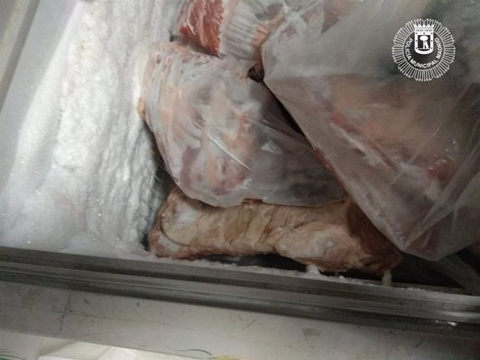 Carnicería con comida congelada e intervenida por la Policía en Usera