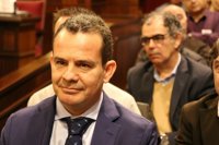 Antoni Fuster toma posesión como senador del PP "consciente" de que el panorama político va a "limitar" su trabajo