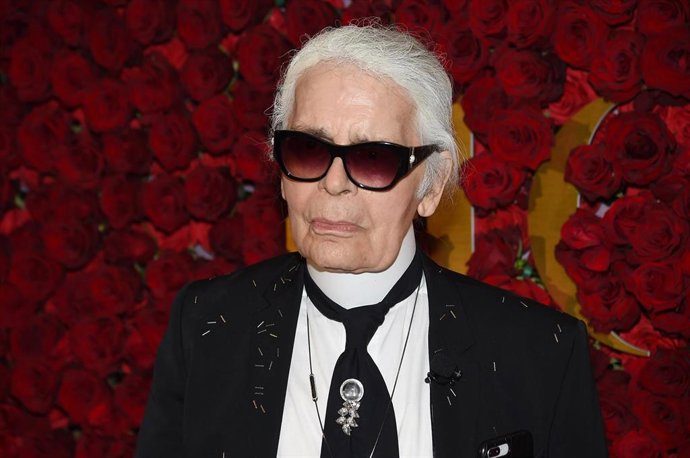 Muere el diseñador alemán Karl Lagerfeld