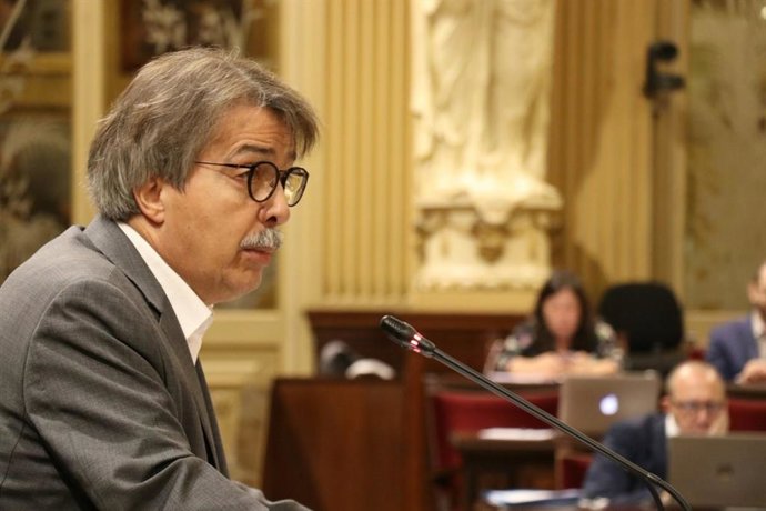 El diputado de Ciudadanos, Xavier Pericay, en el Parlament