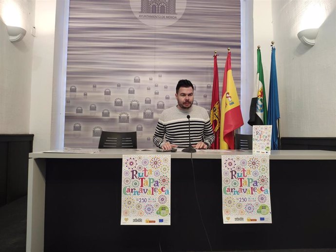 El delegado de Turismo emeritense, Pedro Blas Vadillo, presenta la Ruta de la Ta