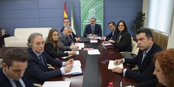 7. Abordar los cortes de luz, primera decisión en la reunión del equipo de delegados de la Junta en Granada