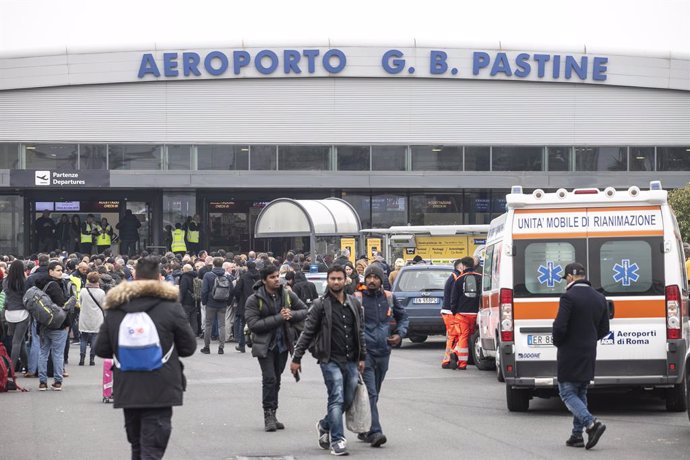Fuego en el aeropuerto de Ciampino (Roma)