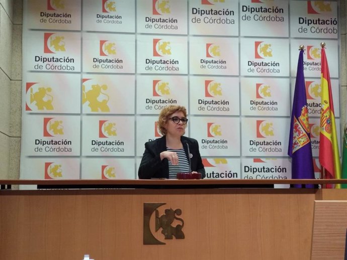 Marisa Ruz presenta las dos nuevas convocatorias de Cultura