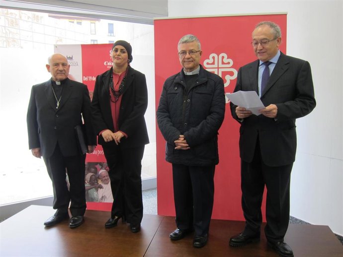 Inauguración en Zaragoza de la exposición de Cáritas 'Encontrar para encontrarno