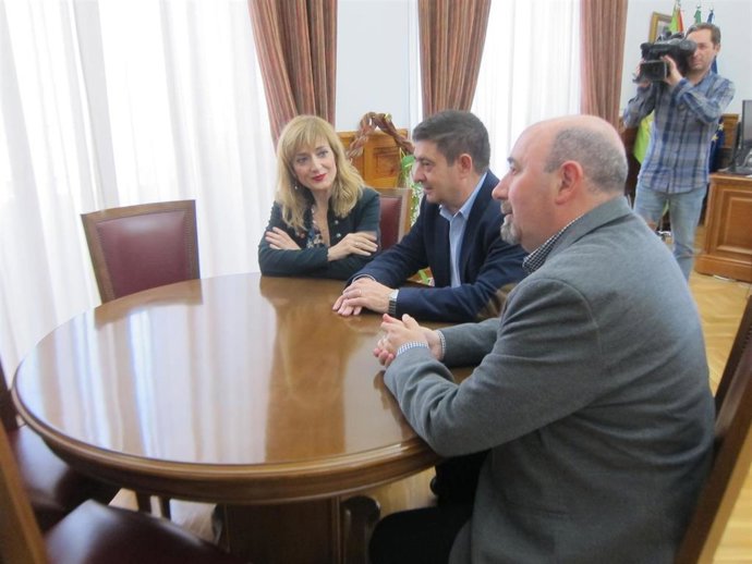 Encuentro de Carmen Castilla (OGT-A) con el presidente de la Diputación de Jaén
