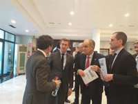 Feijóo advierte de que no puede "seguir comprometiendo" entregas en plazo de Vulcano