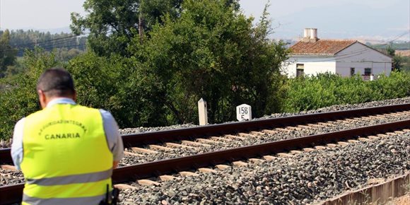 8. La Audiencia de Málaga archiva el caso por la muerte de la niña junto a las vías del tren en Pizarra