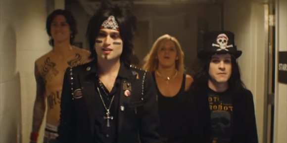 2. Frenético primer tráiler del salvaje biopic de Mötley Crüe