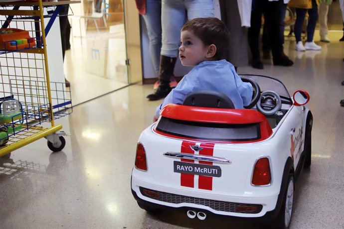 Los niños entrarán en quirófano con un coche eléctrico de juguete en el Hospital